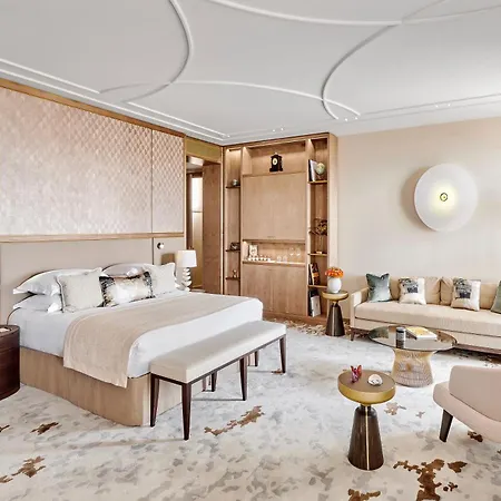 Hotel La Réserve De 5*