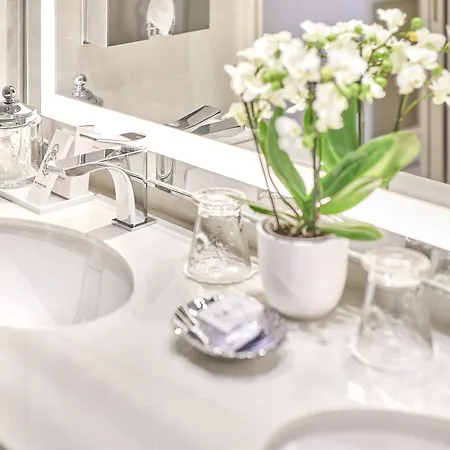 Hotel La Réserve De 5*