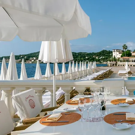 Hotell La Reserve De 5*