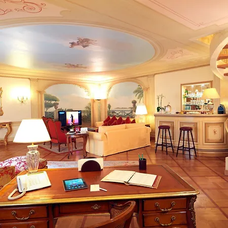 Hotel La Reserve De 5*